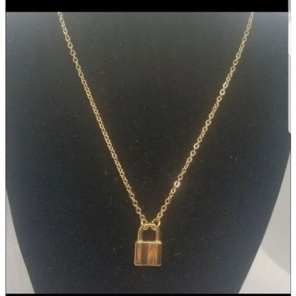Stainless steel gold toned lock pendant chain necklace - Picture 4 of 5